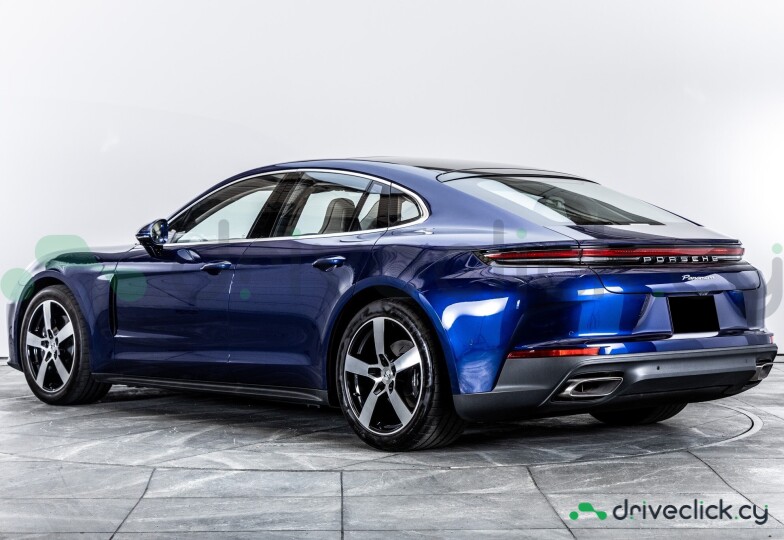 Porsche Panamera Blue