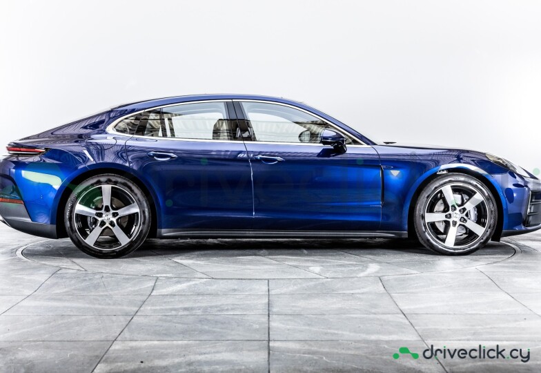 Porsche Panamera Blue