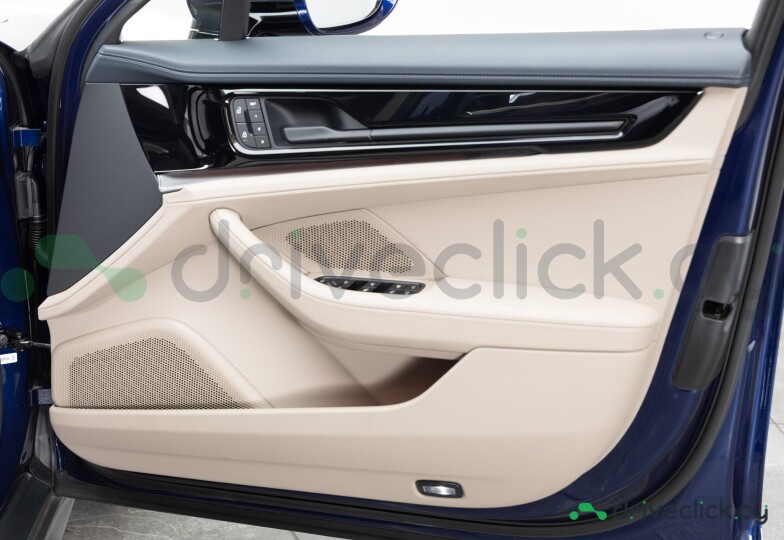 Porsche Panamera Blue