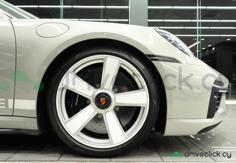 Porsche 911 White