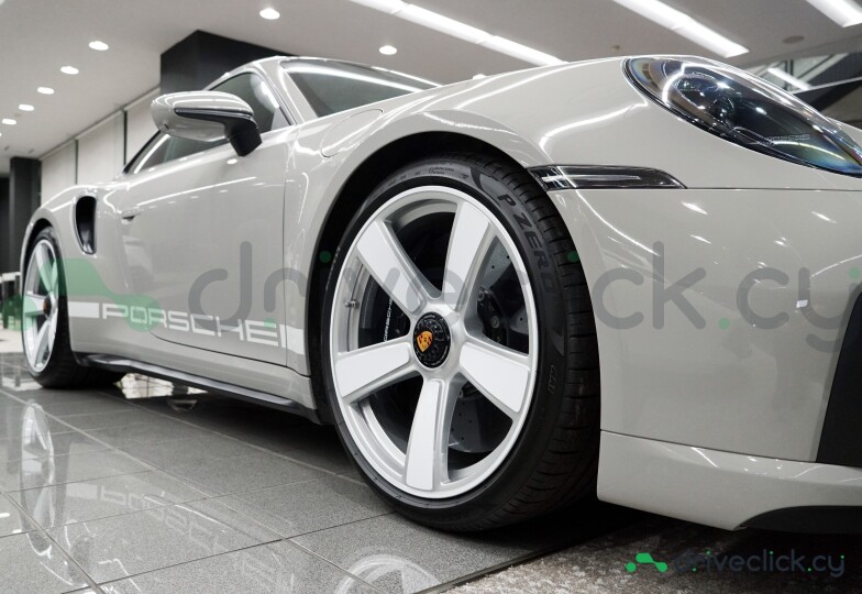 Porsche 911 White