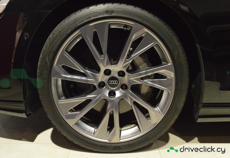 Audi A8 Black