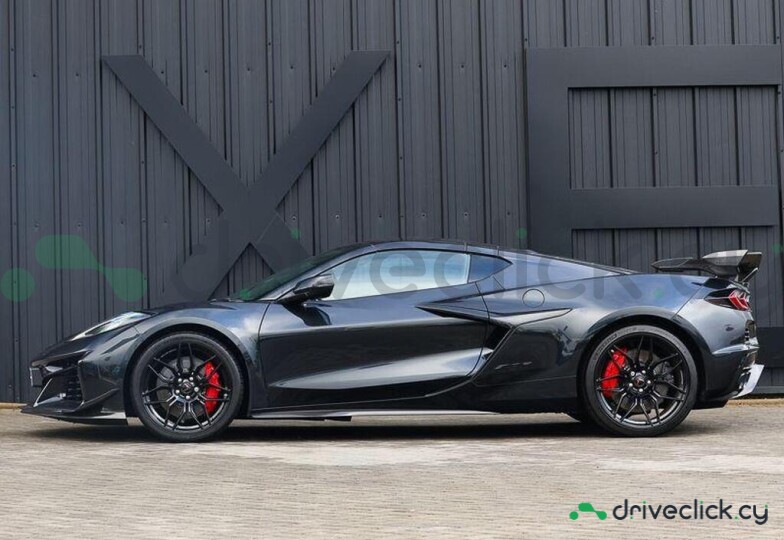 Chevrolet Corvette Black