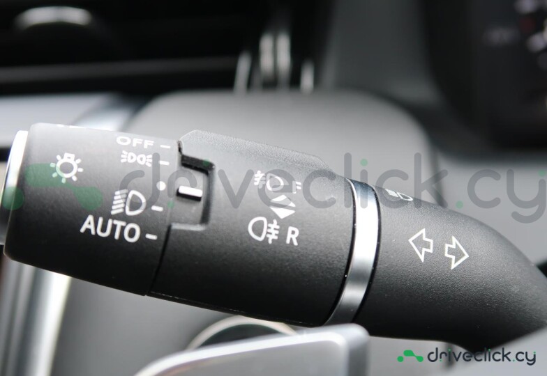 Land Rover Discovery Sport White