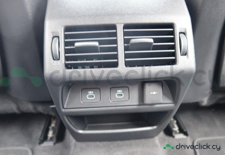 Land Rover Discovery Sport White