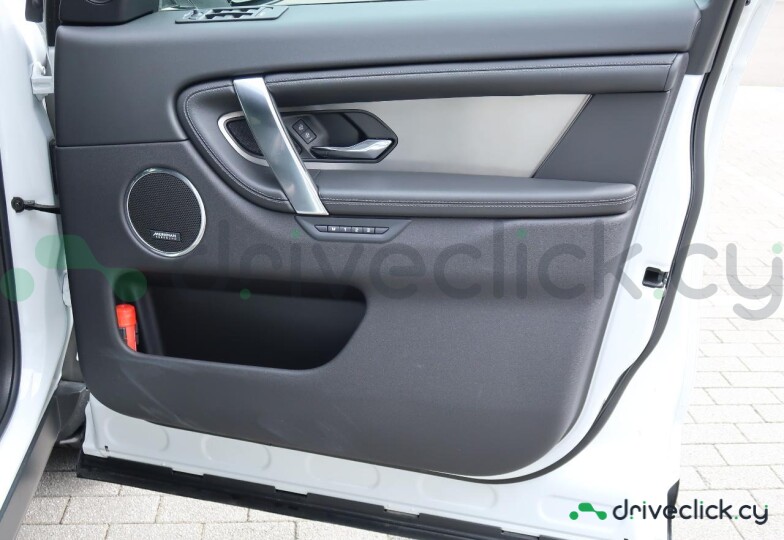 Land Rover Discovery Sport White