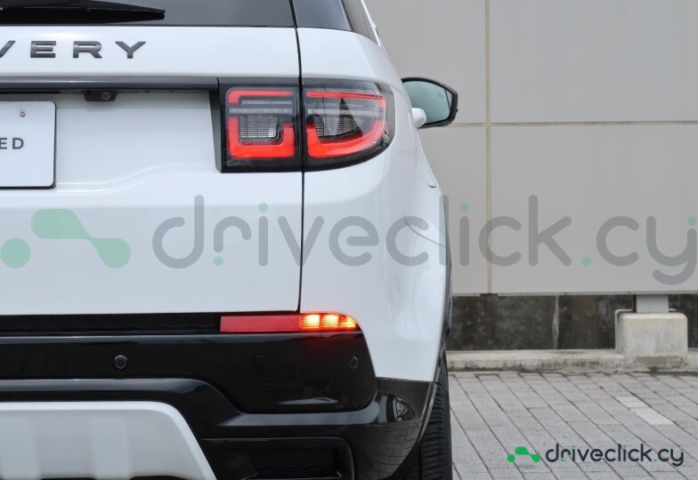 Land Rover Discovery Sport White