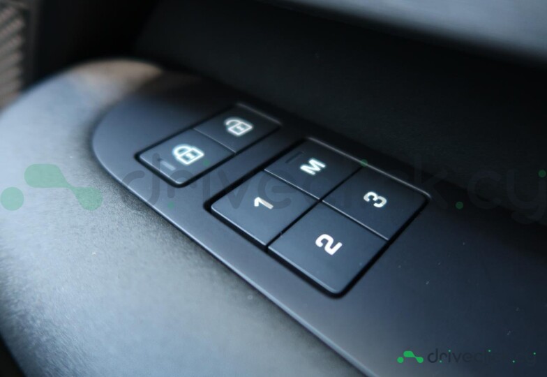 Land Rover Discovery Black