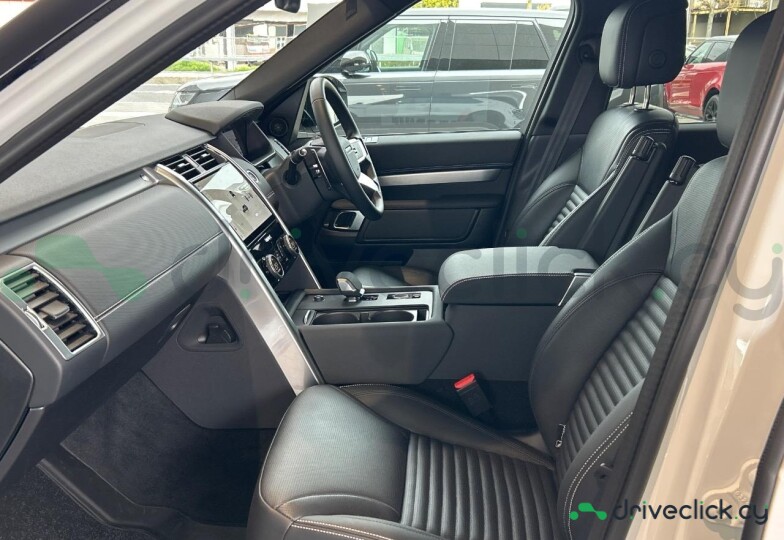 Land Rover Discovery White
