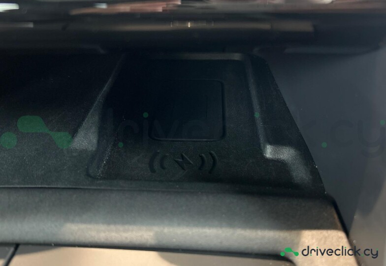Land Rover Discovery White
