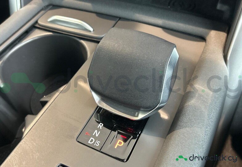 Land Rover Discovery White