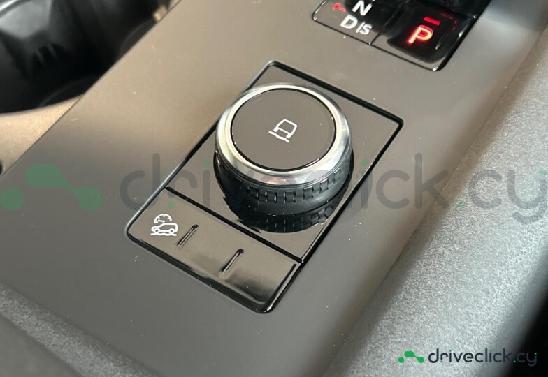 Land Rover Discovery White