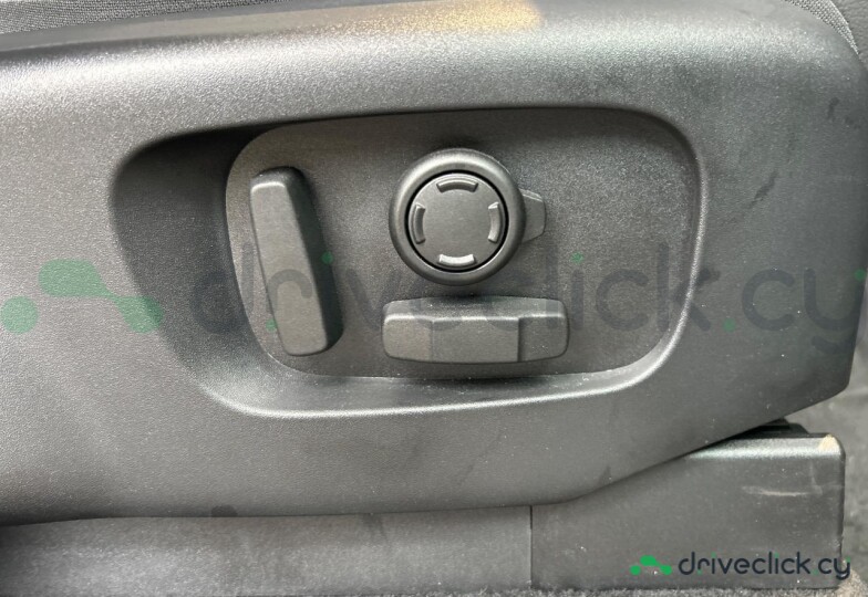 Land Rover Discovery White