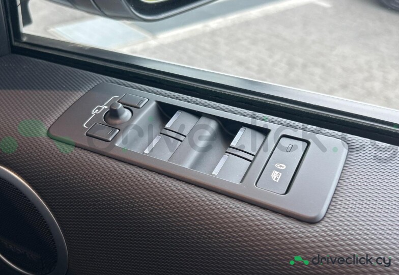 Land Rover Discovery White
