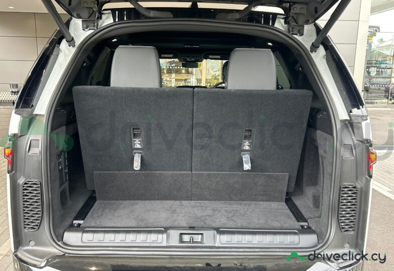 Land Rover Discovery White