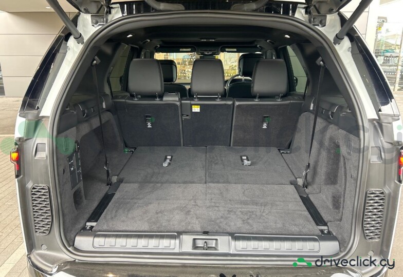 Land Rover Discovery White