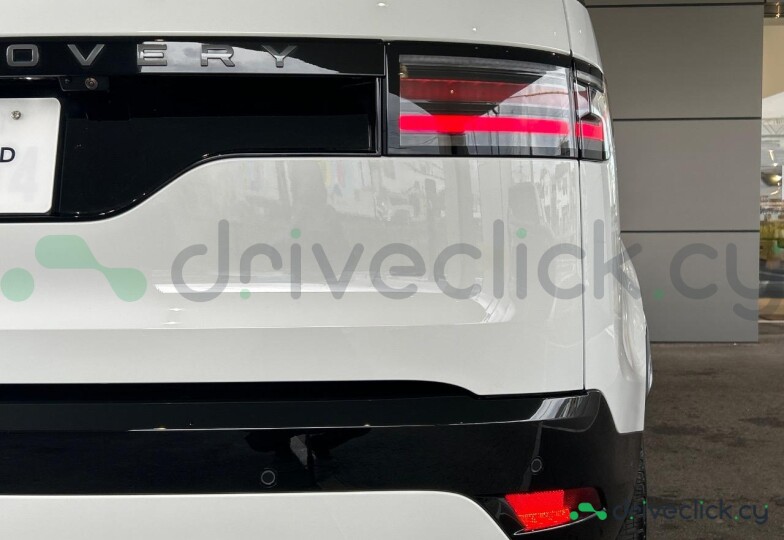 Land Rover Discovery White