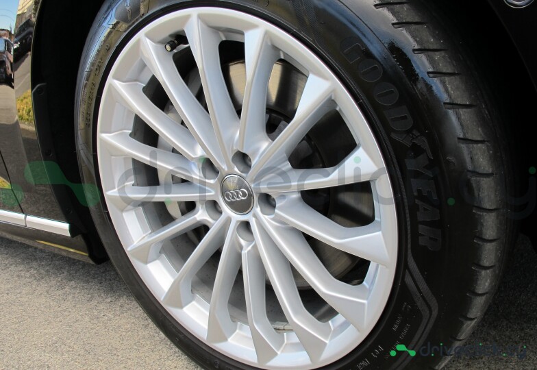 Audi A8 Black