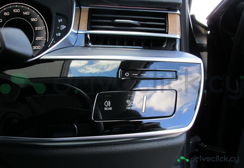 Audi A8 Black