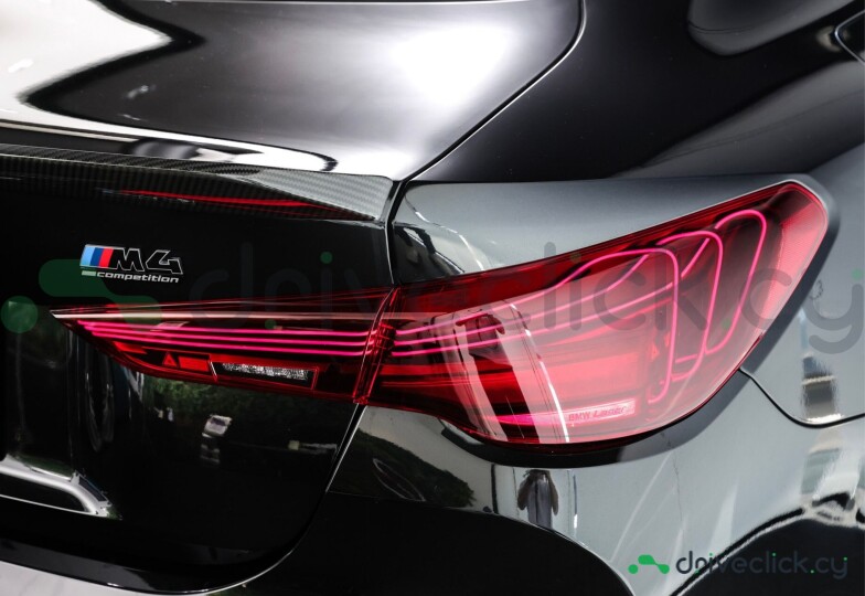 BMW M4 Black