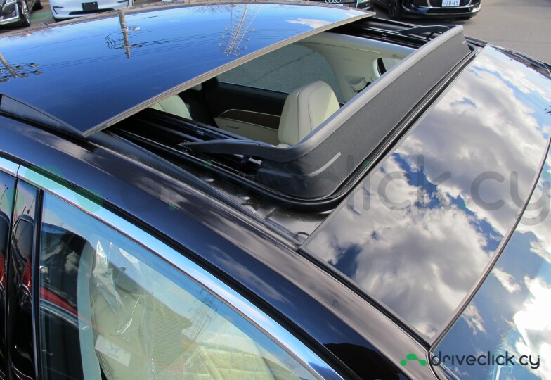Audi A8 Black