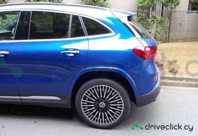 Mercedes EQA Blue