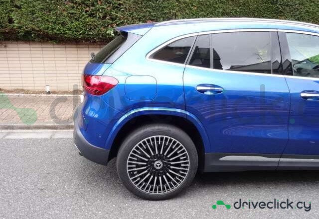 Mercedes EQA Blue