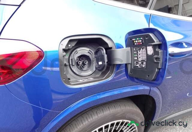 Mercedes EQA Blue