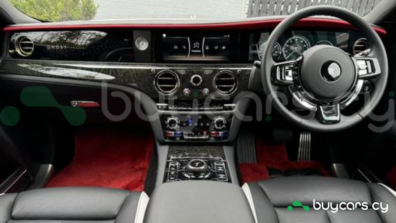 Rolls-Royce Ghost Белый