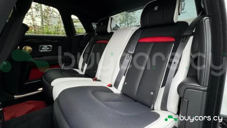 Rolls-Royce Ghost Белый