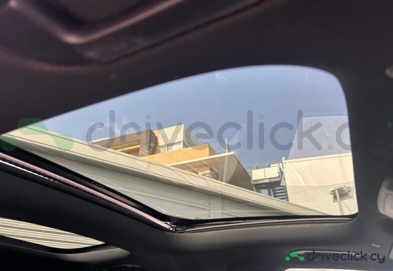 Mercedes EQA Black