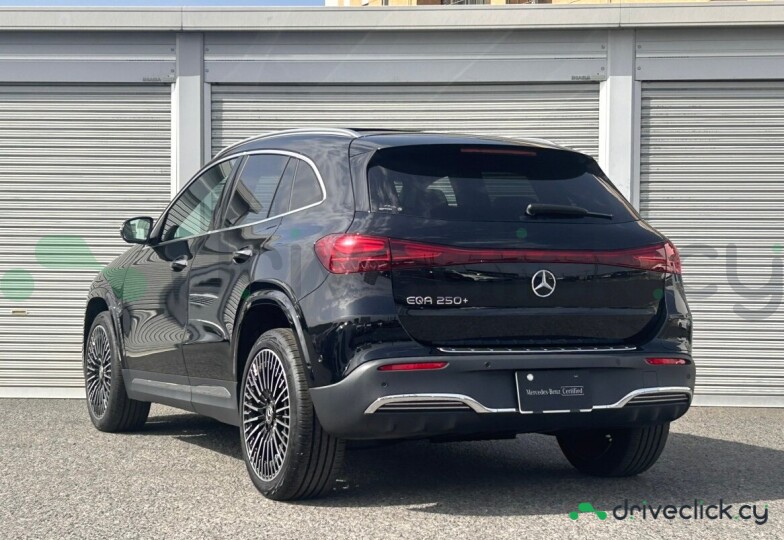 Mercedes EQA Black