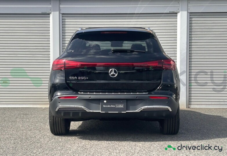 Mercedes EQA Black
