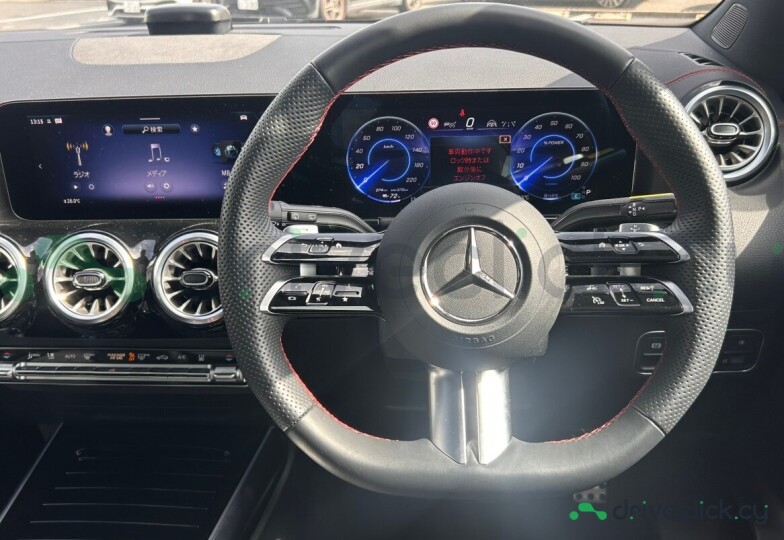 Mercedes EQA Black