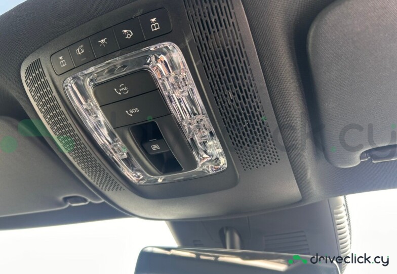 Mercedes EQA Black