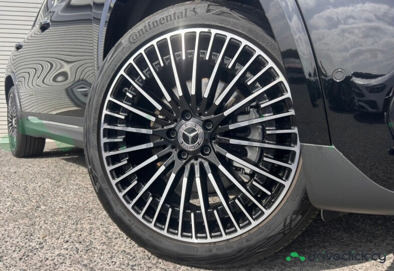 Mercedes EQA Black