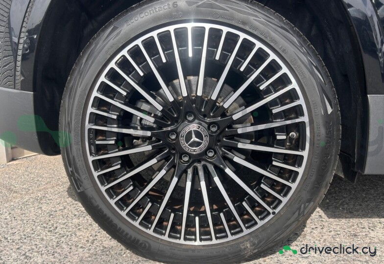 Mercedes EQA Black