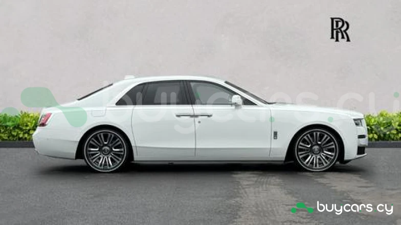 Rolls-Royce Ghost Белый