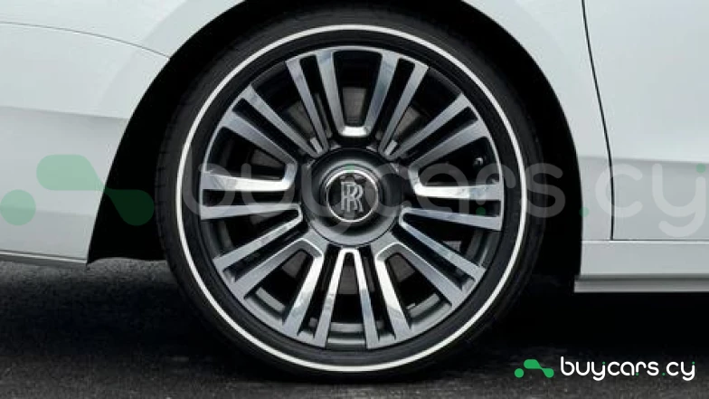 Rolls-Royce Ghost Белый