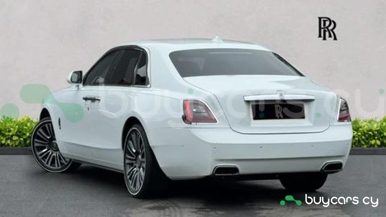 Rolls-Royce Ghost Белый