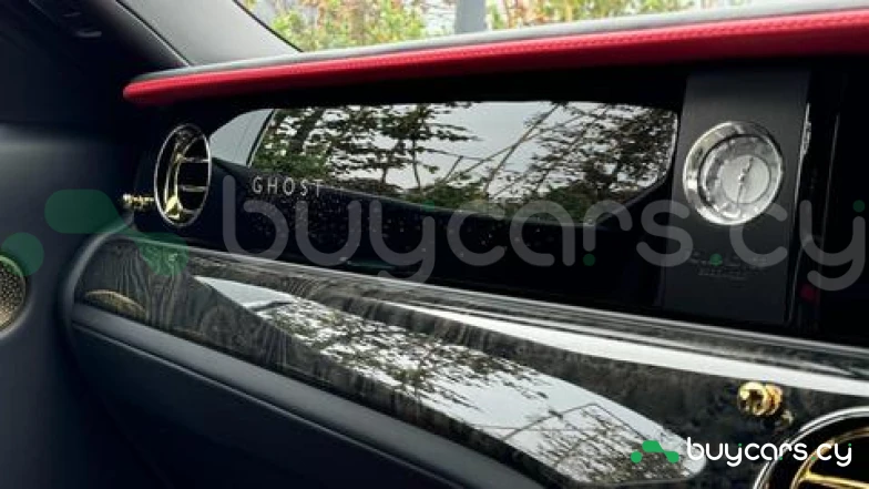 Rolls-Royce Ghost Белый