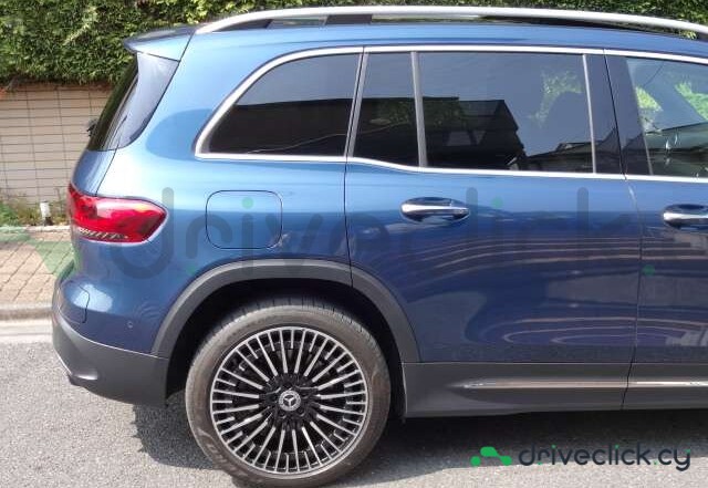 Mercedes EQB Blue