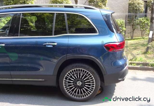 Mercedes EQB Blue