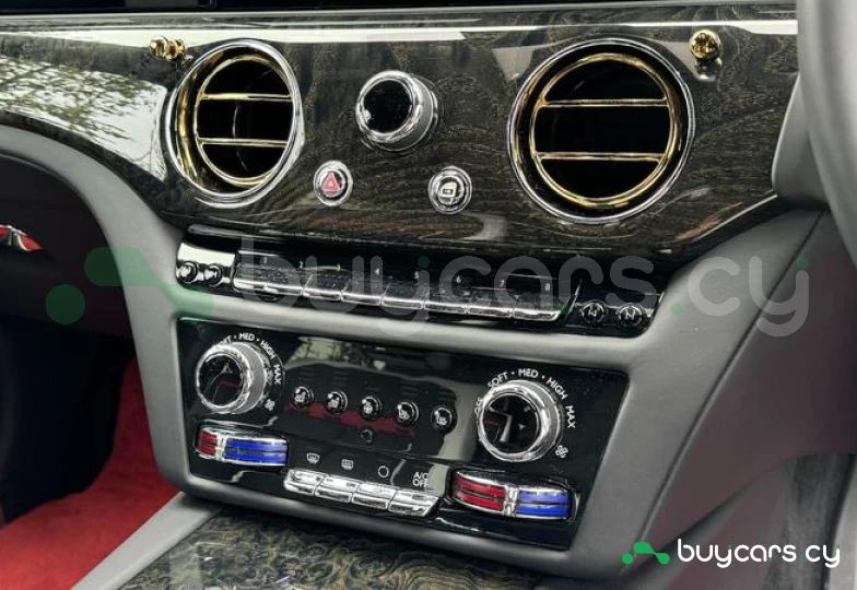 Rolls-Royce Ghost Белый