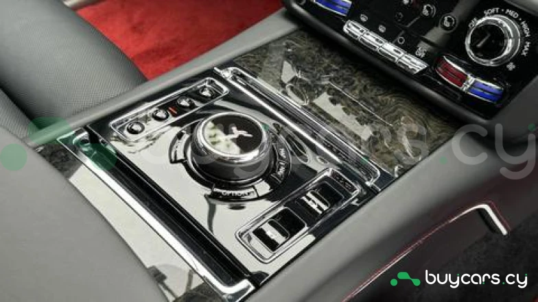 Rolls-Royce Ghost Белый