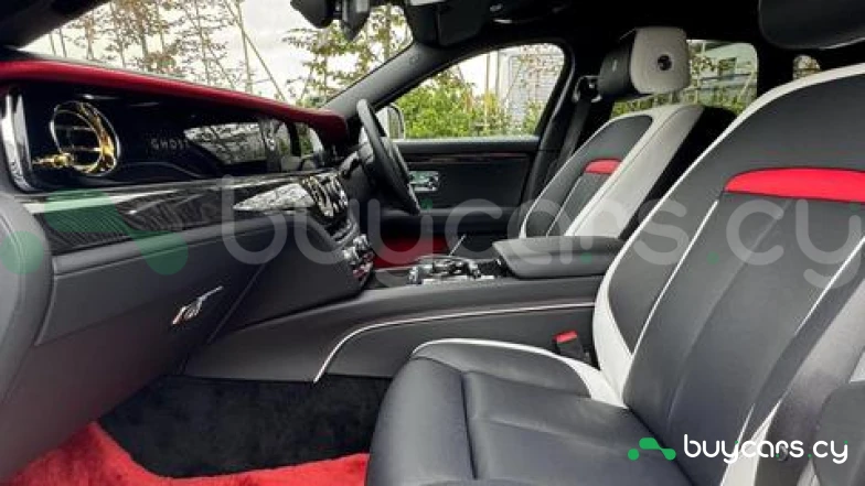 Rolls-Royce Ghost Белый