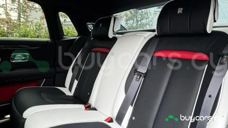 Rolls-Royce Ghost Белый