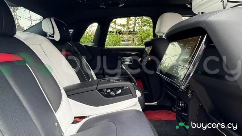 Rolls-Royce Ghost Белый