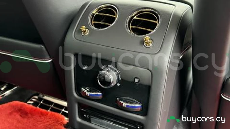 Rolls-Royce Ghost Белый