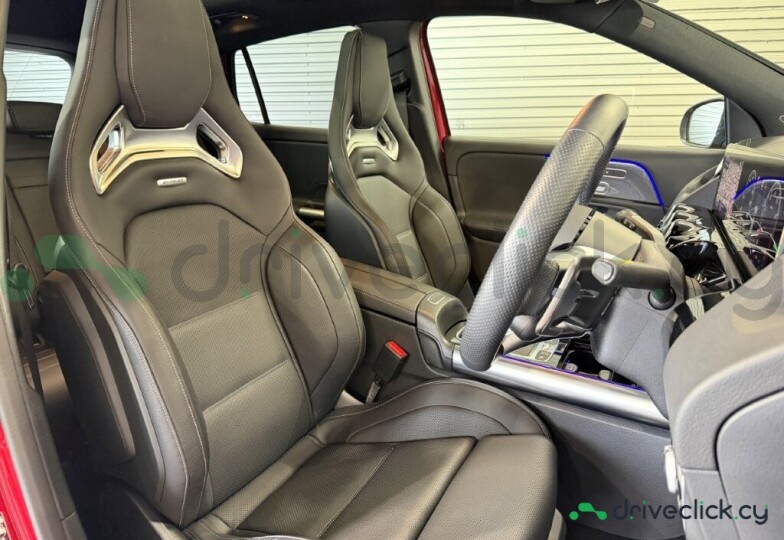 Mercedes GLA-class Red
